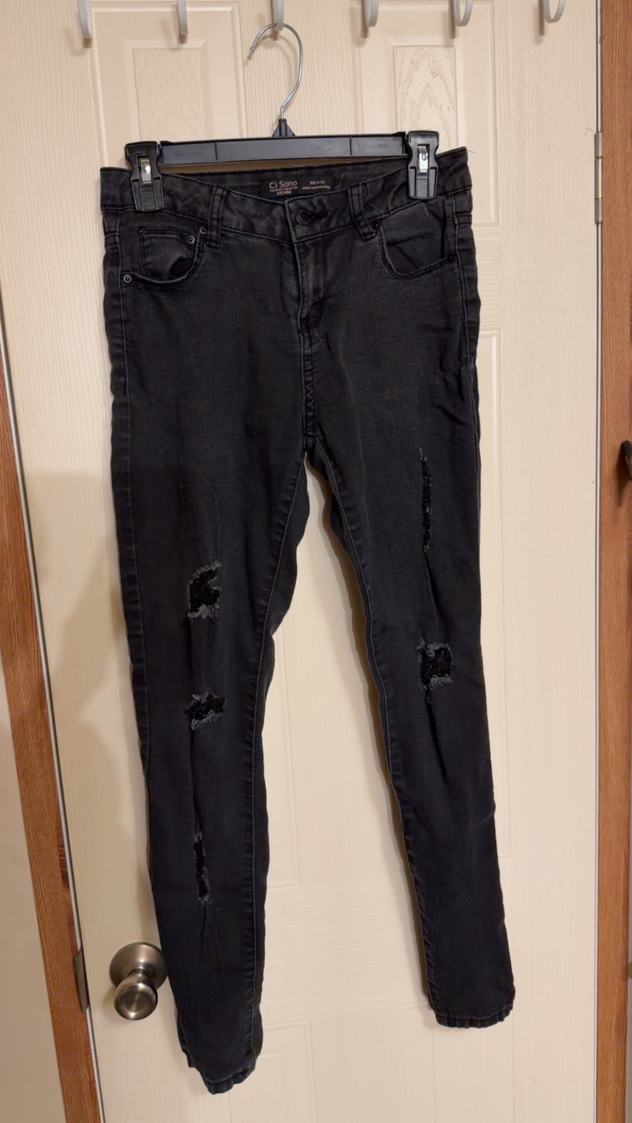 Black Distressed Jeans-Size 3/26